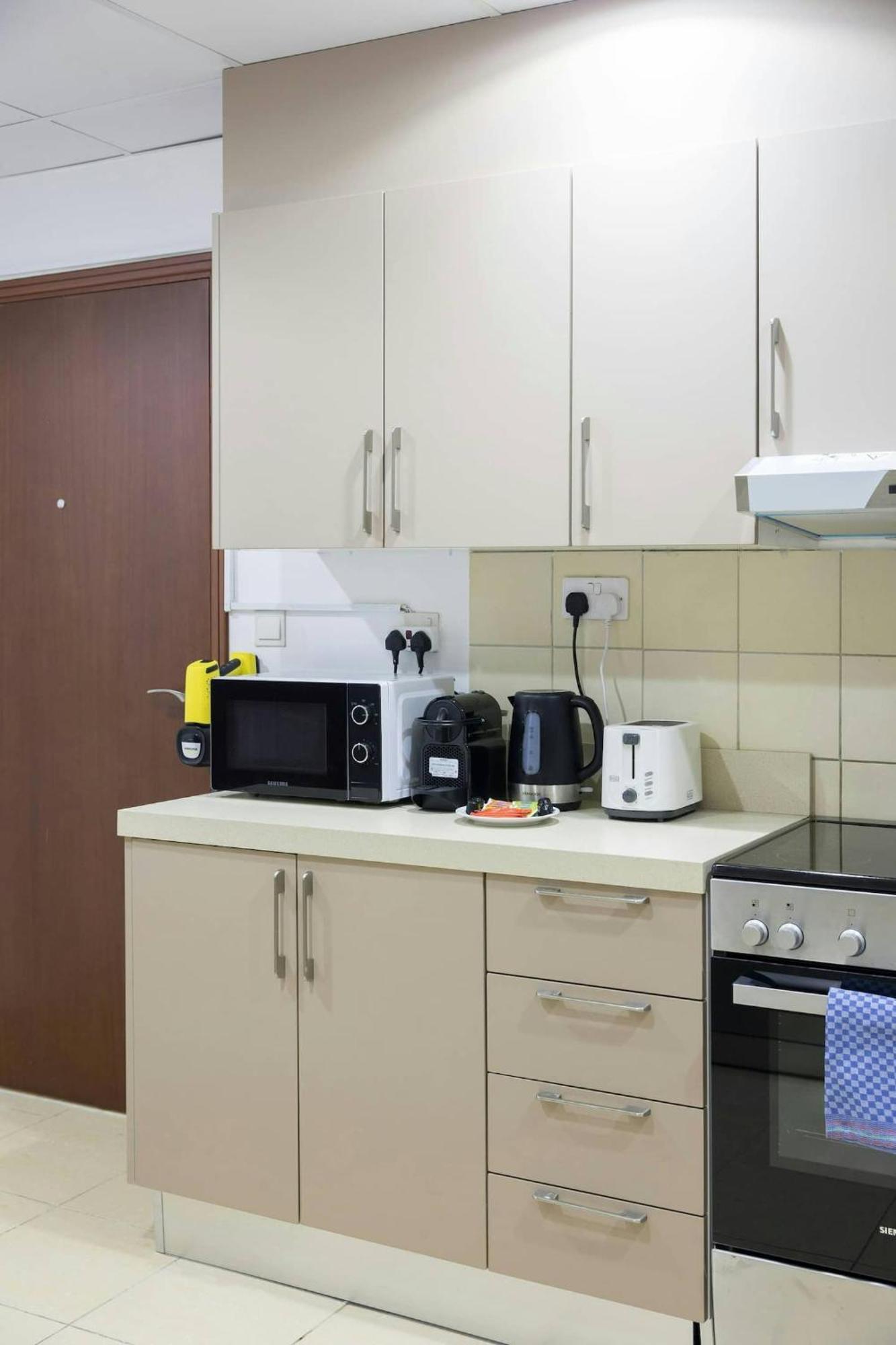Spacious 2-bedroom Getaway In Jbr, Prime Location *