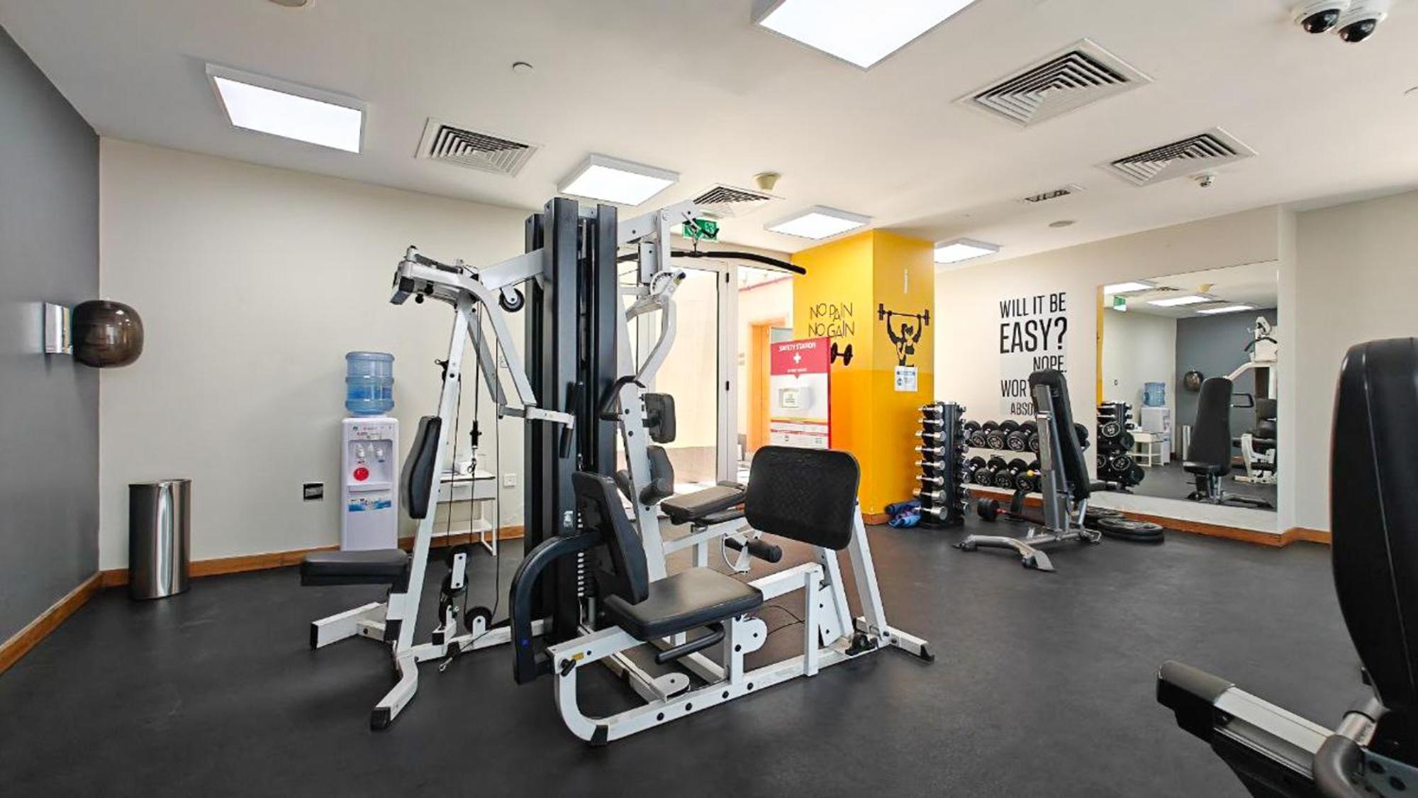Apartment Simple Yet Special 1 Bed For 2 In Mayfair Tower Business Bay *