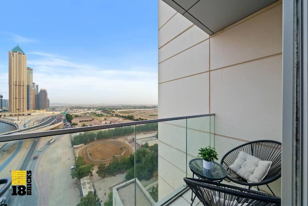 Spacious And Peaceful 1br With Canal Views