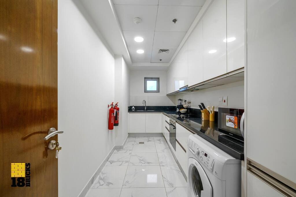 Spacious And Peaceful 1br With Canal Views *