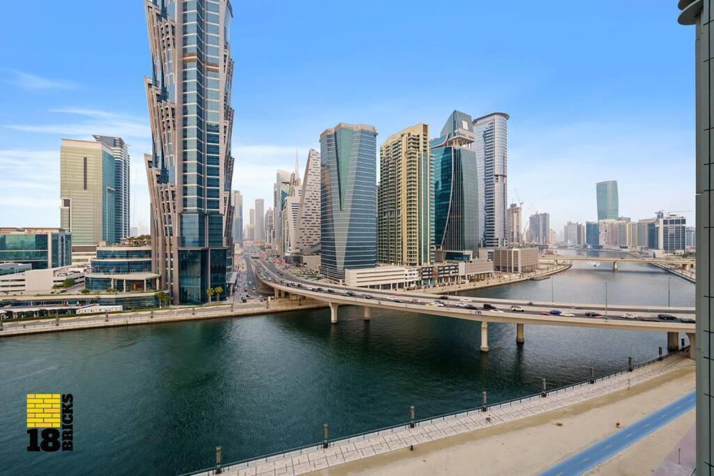 Spacious And Peaceful 1br With Canal Views Dubai