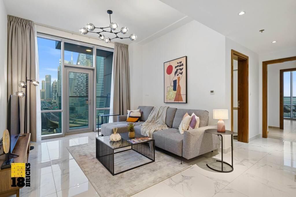 Spacious And Peaceful 1br With Canal Views Dubai