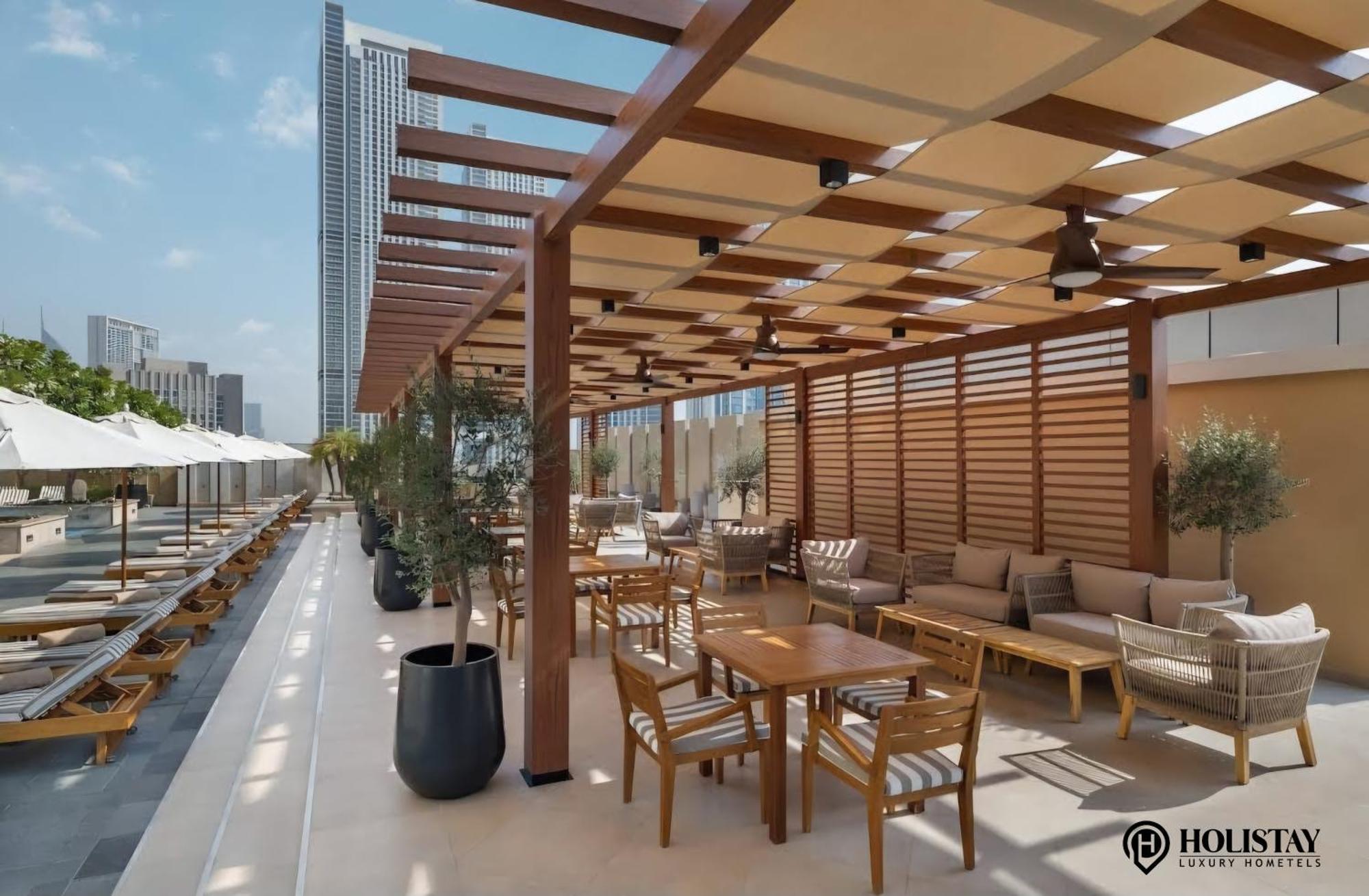 Holistay Luxury Homes - Burj Khalifa View - Direct Access Mall Apartment *