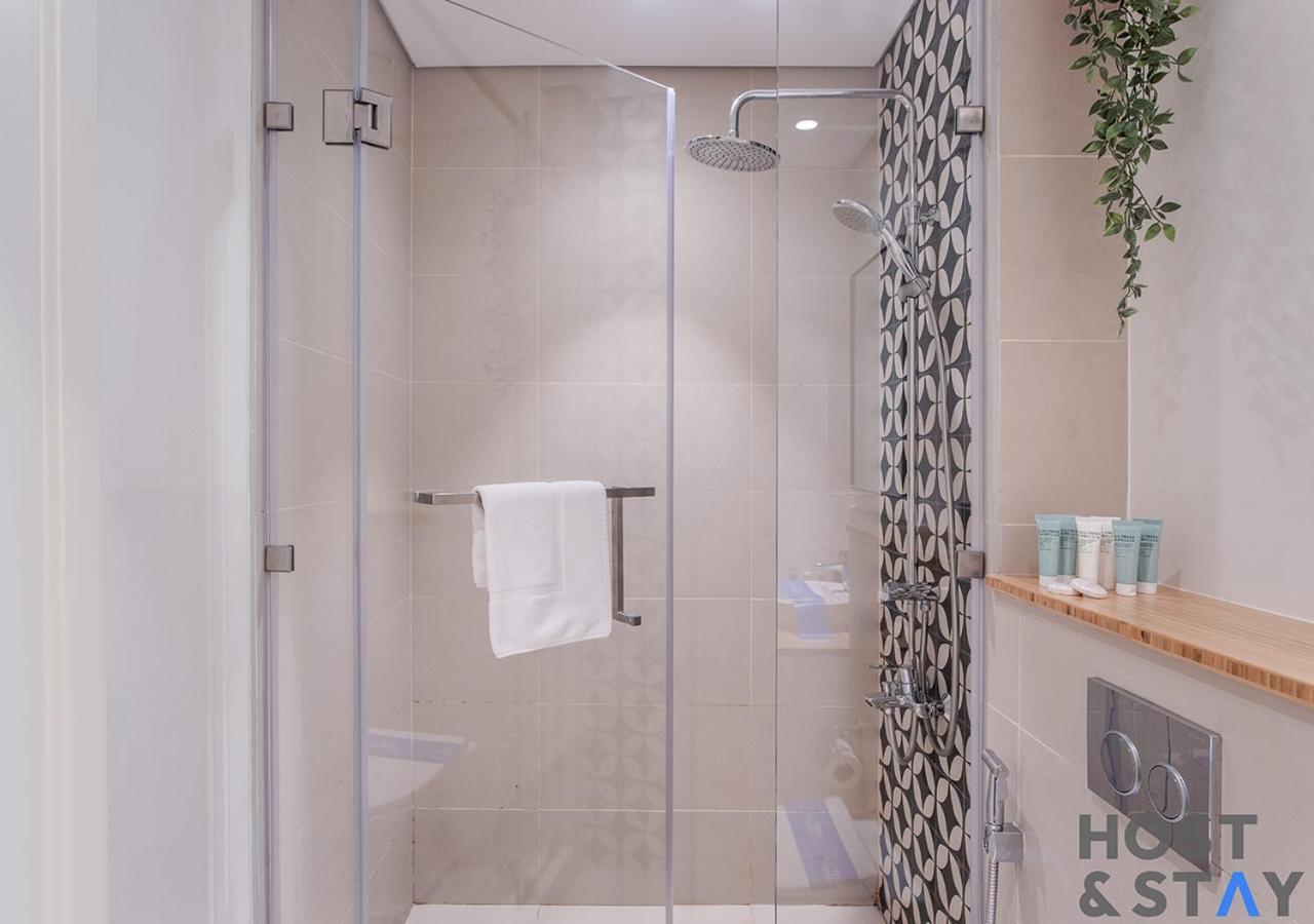 Upgraded 2br In Hills Apartment