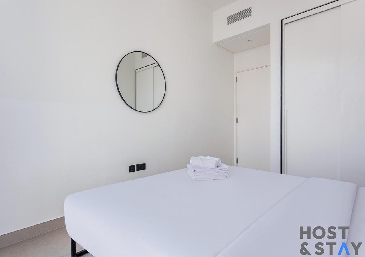 Upgraded 2br In Hills Dubai