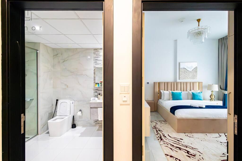 Luxe 2 Bedroom With Private Office