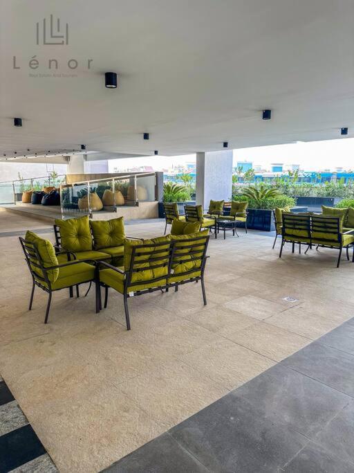Apartment Luxe 2 Bedroom With Private Office