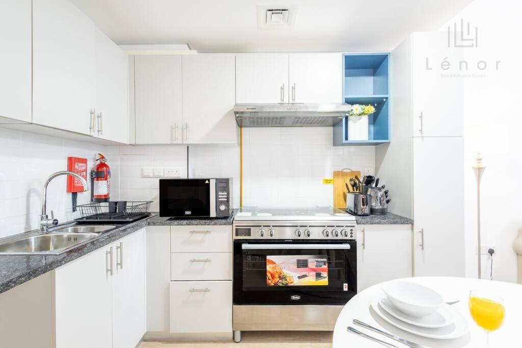 Apartment Sleek 2br With Cycling Paths