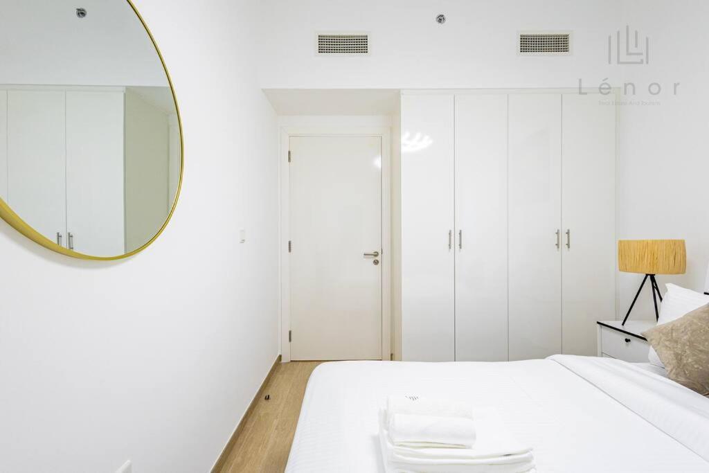 Sleek 2br With Cycling Paths Apartment