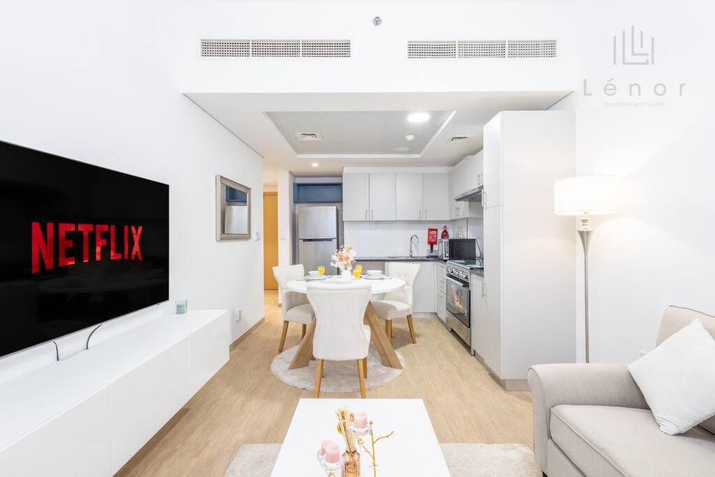 Sleek 2br With Cycling Paths *