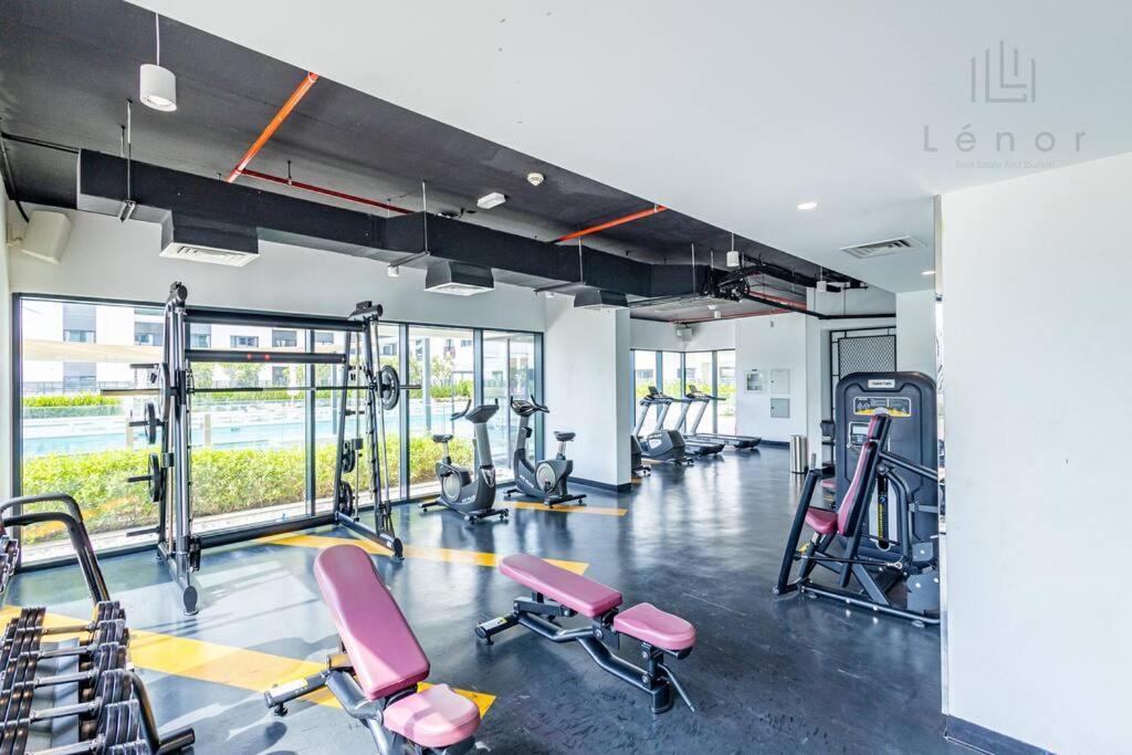 Sleek 2br With Cycling Paths *