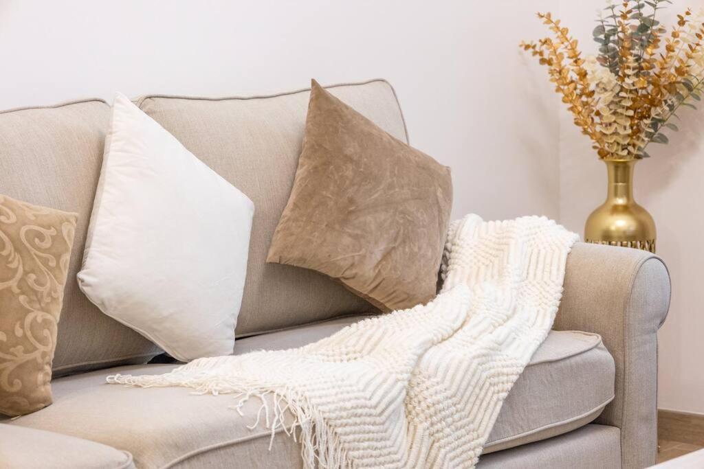 Sleek 2br With Cycling Paths Apartment *