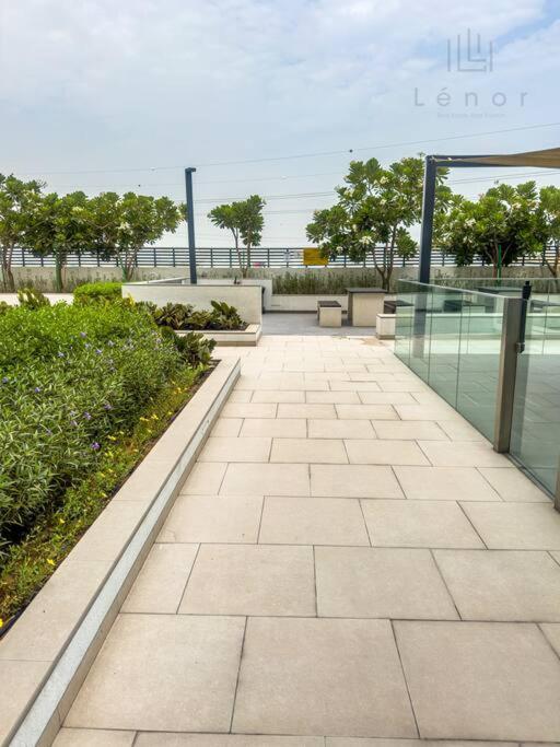 Apartment Sleek 2br With Cycling Paths *