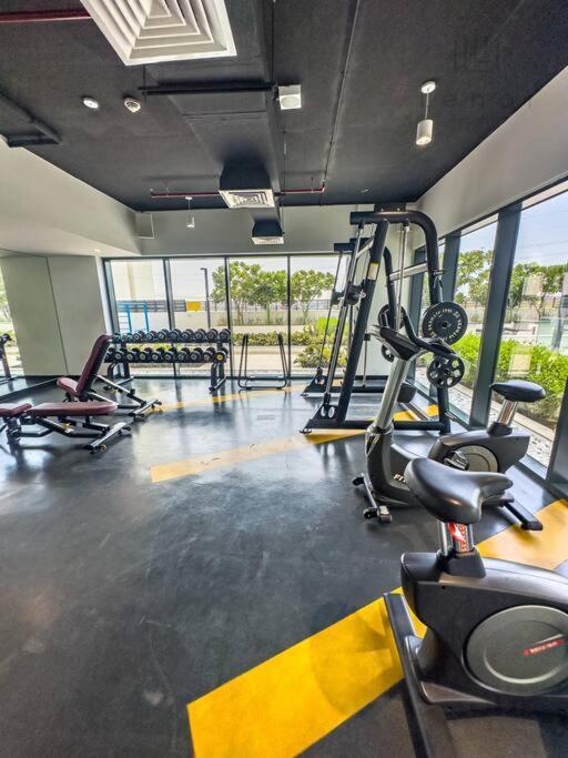 Sleek 2br With Cycling Paths Dubai
