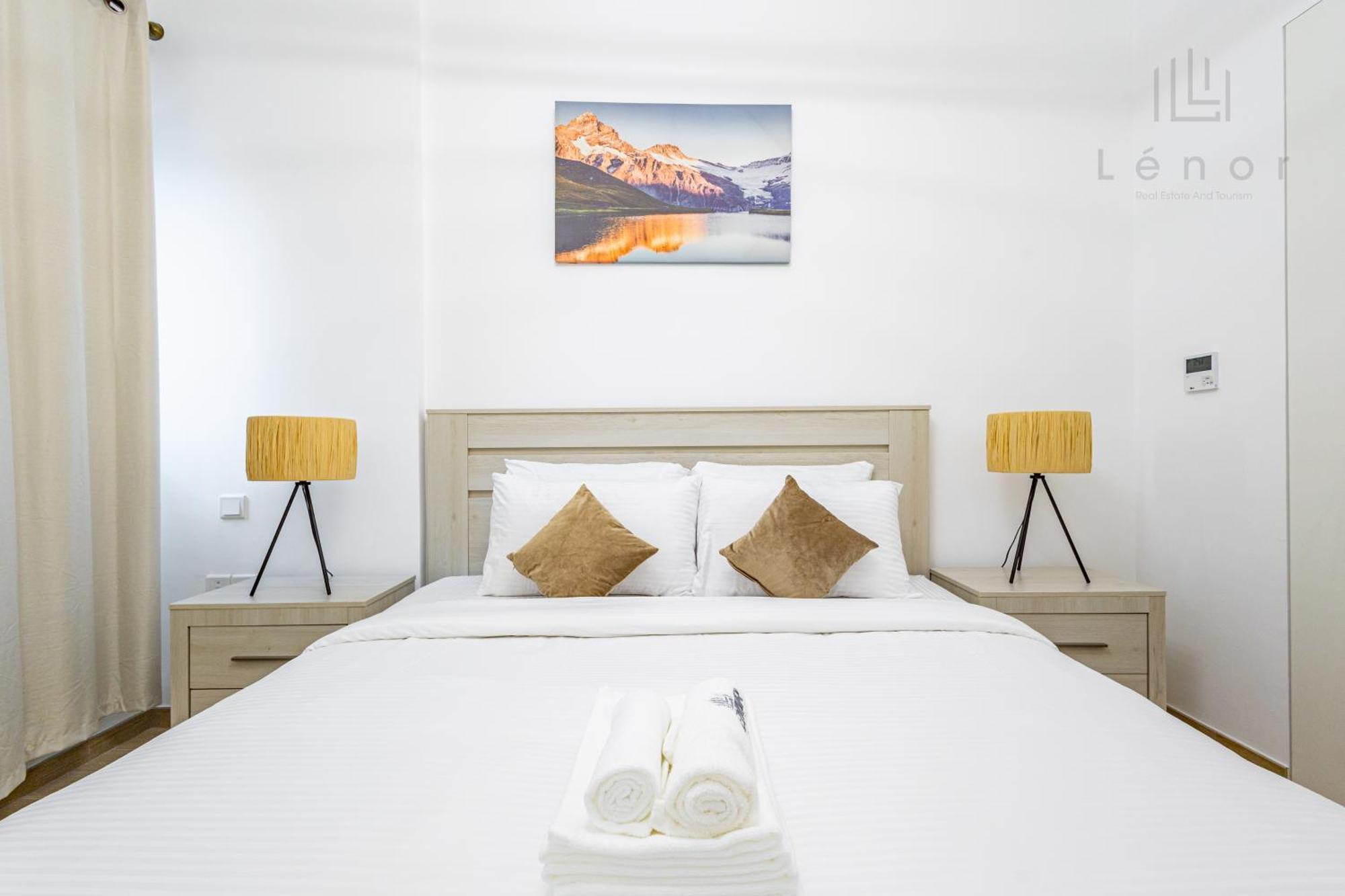 Sleek 2br With Cycling Paths Apartment