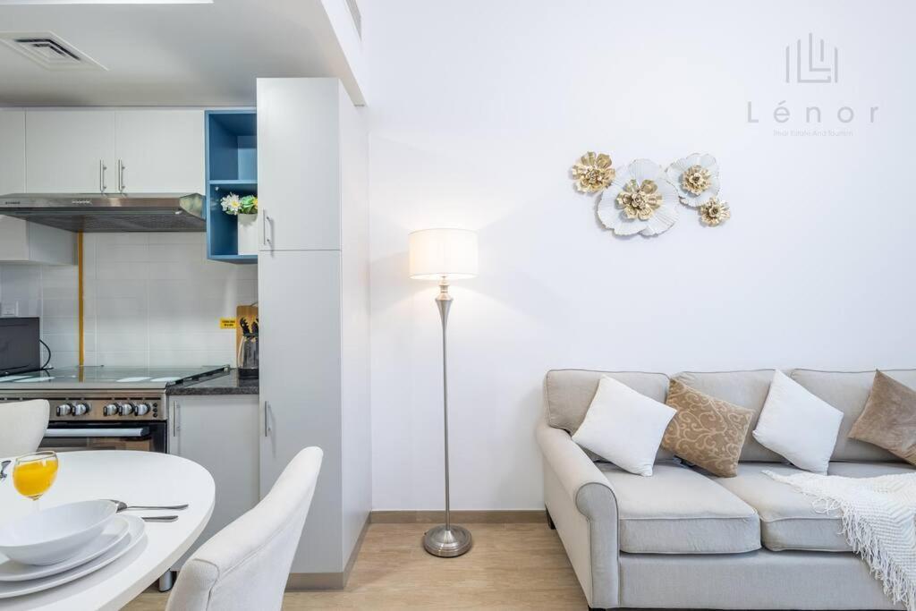 Sleek 2br With Cycling Paths Apartment