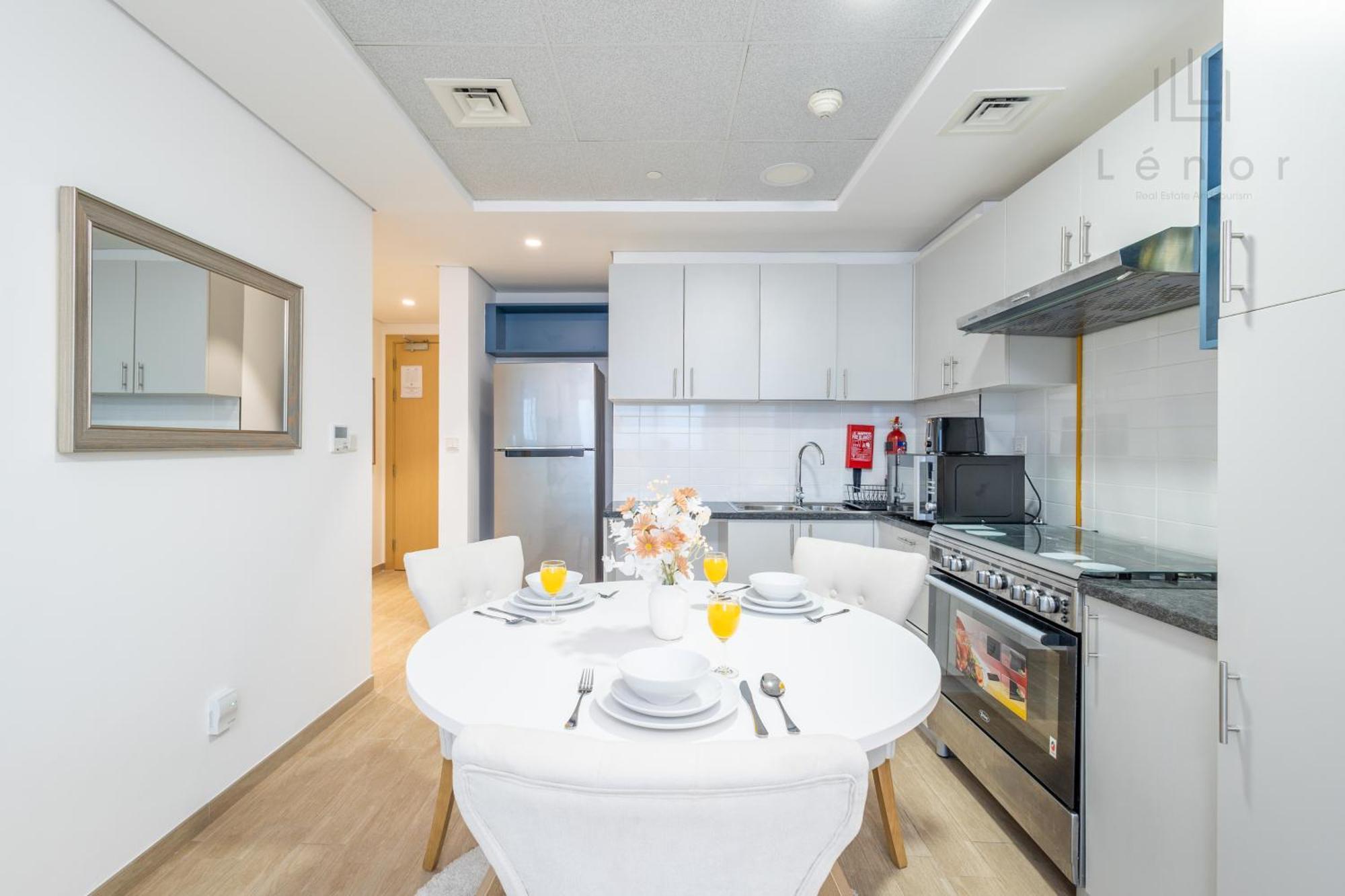 Sleek 2br With Cycling Paths Apartment