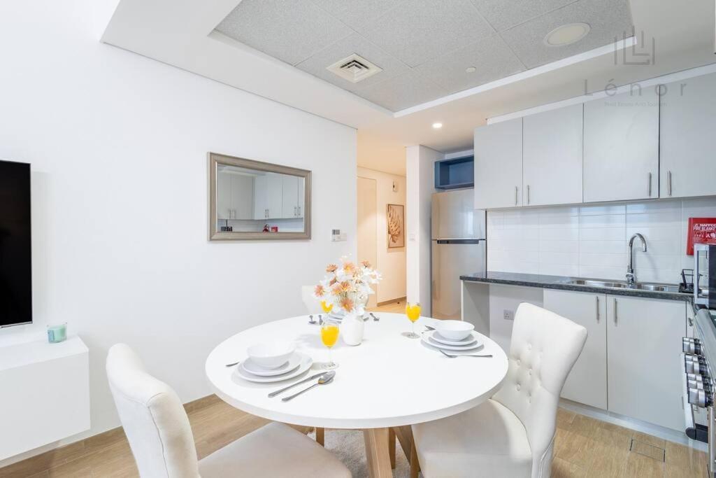 Apartment Sleek 2br With Cycling Paths *