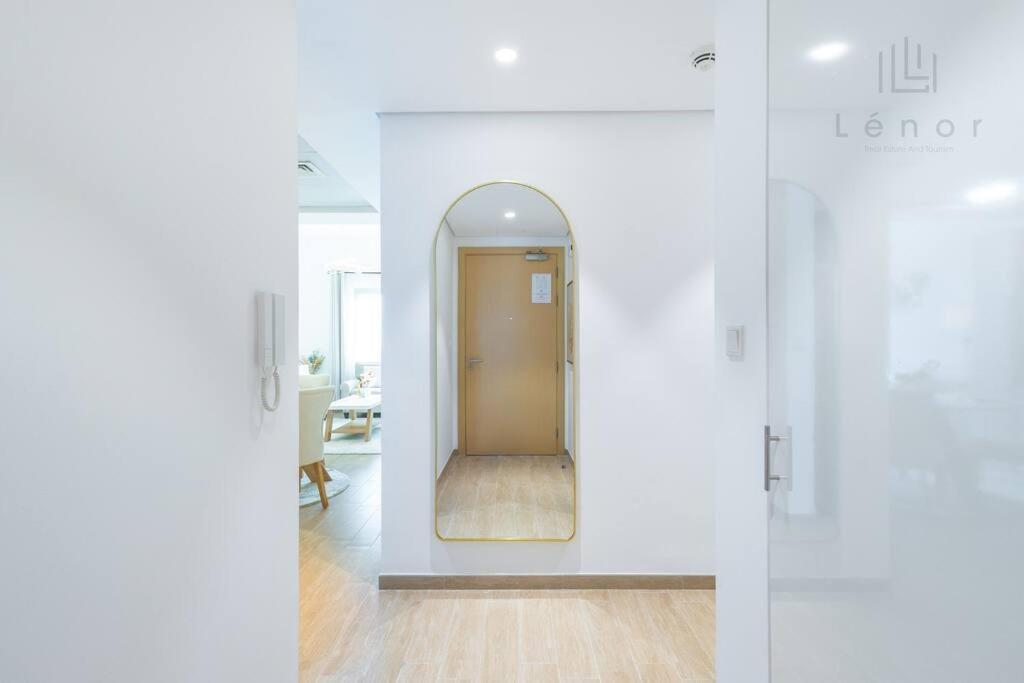 Sleek 2br With Cycling Paths Apartment