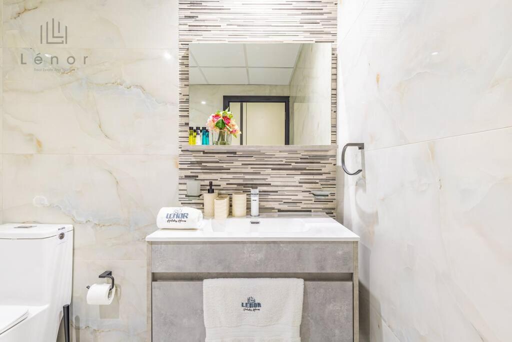 Luxe 2 Bedroom With Private Office