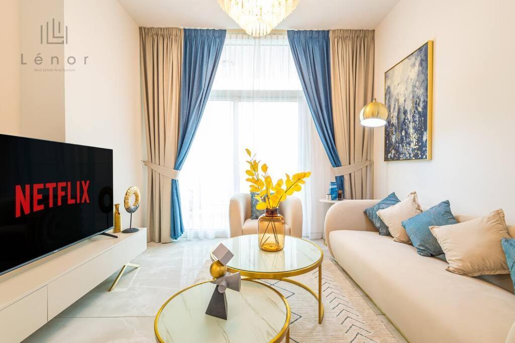 Luxe 2 Bedroom With Private Office Apartment *