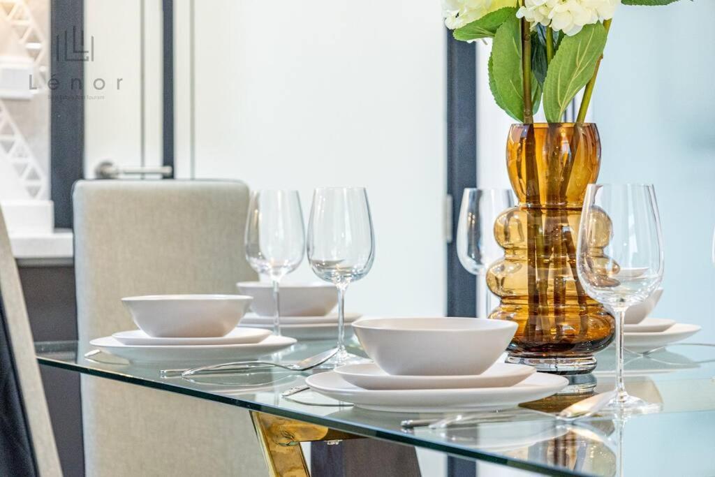 Apartment Luxe 2 Bedroom With Private Office *