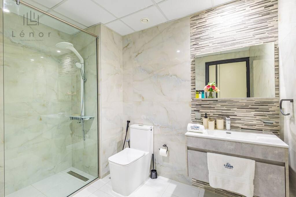 Luxe 2 Bedroom With Private Office Apartment *