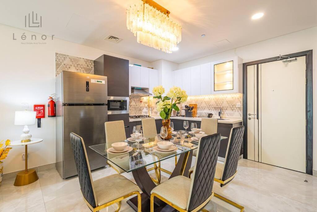 Luxe 2 Bedroom With Private Office *