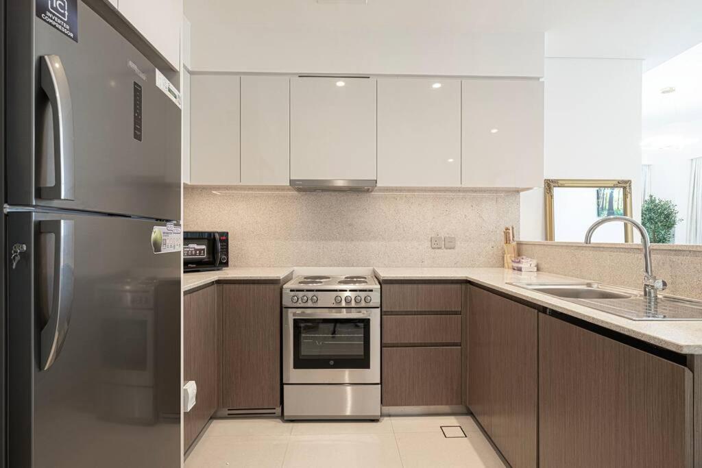 2 Bedroom Luxury Full Burj Views *