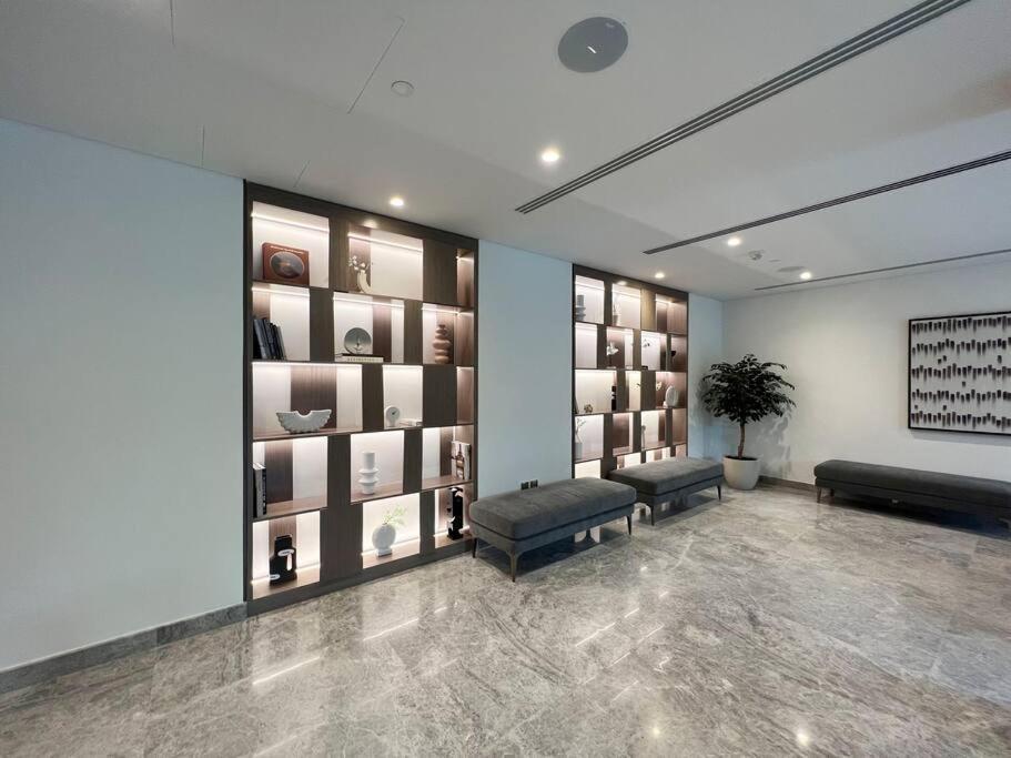 Apartment 2 Bedroom Luxury Full Burj Views *