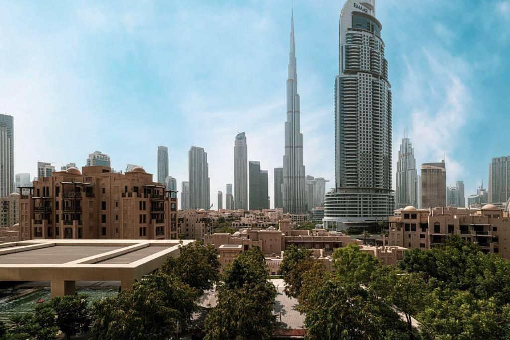 2 Bedroom Luxury Full Burj Views Apartment