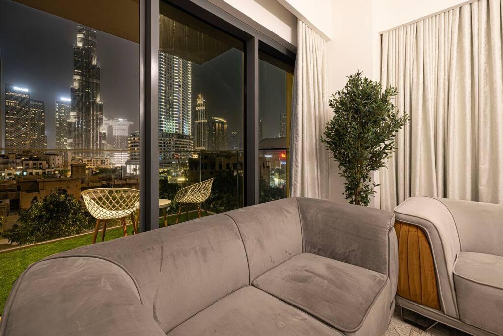2 Bedroom Luxury Full Burj Views *