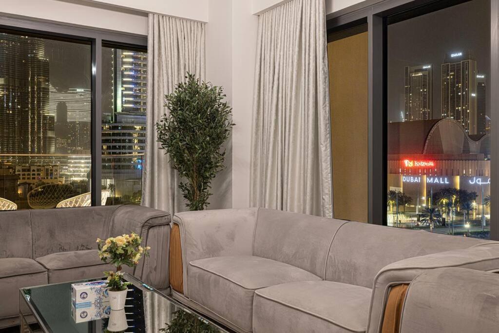 2 Bedroom Luxury Full Burj Views *