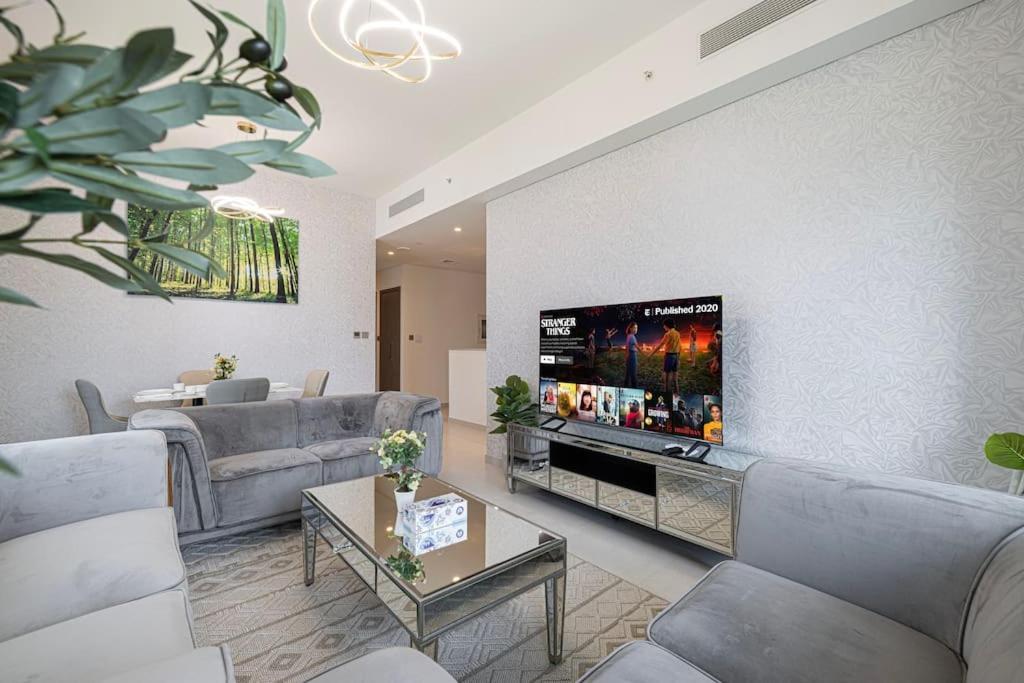 2 Bedroom Luxury Full Burj Views Apartment
