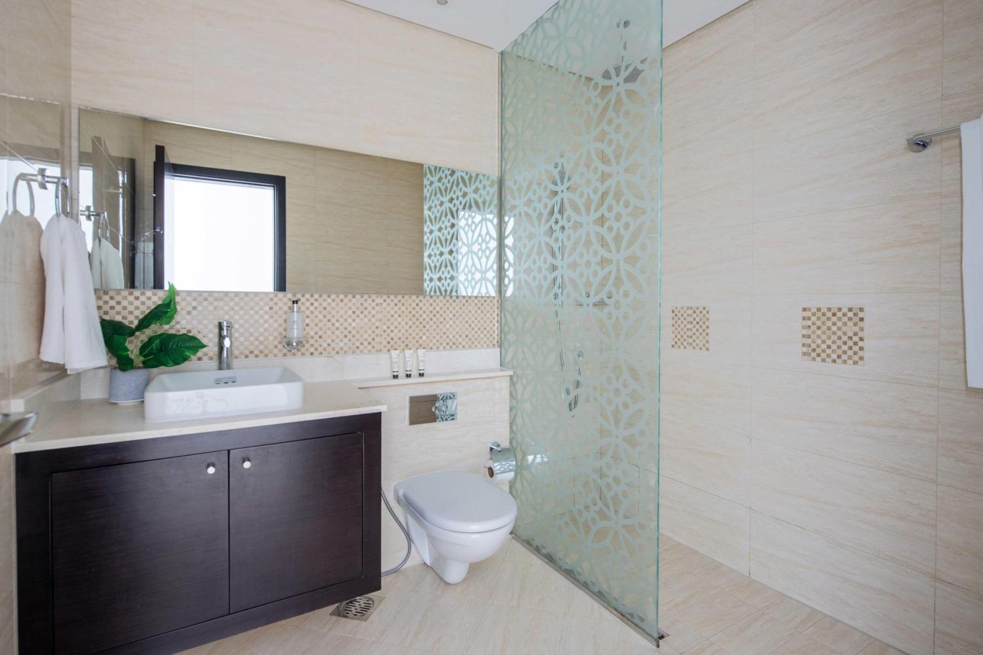 Frank Porter - Mon Reve Apartment Dubai