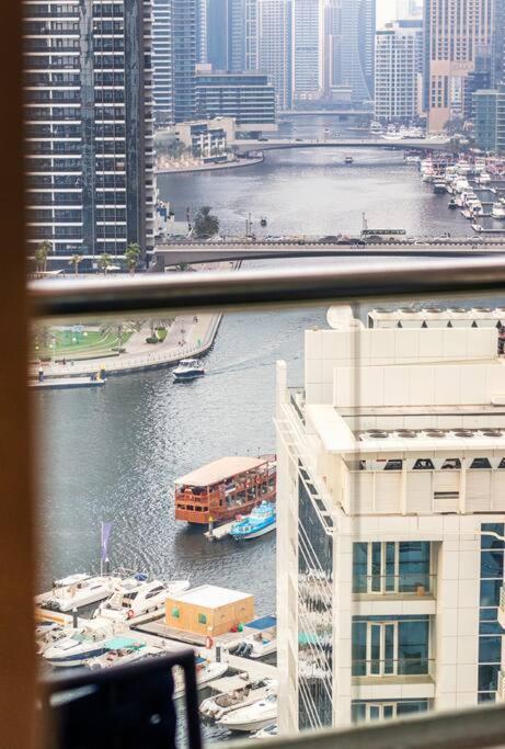 Marina View High Floor Huge In Marina Apartment *