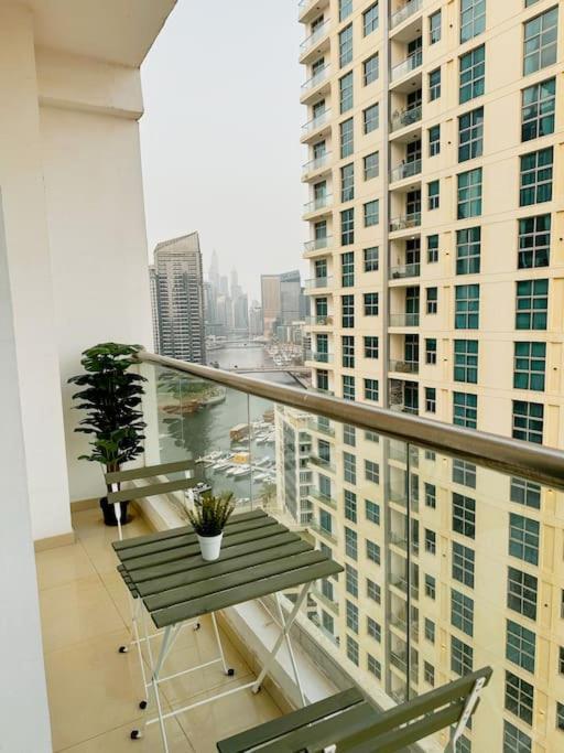 Marina View High Floor Huge In Marina