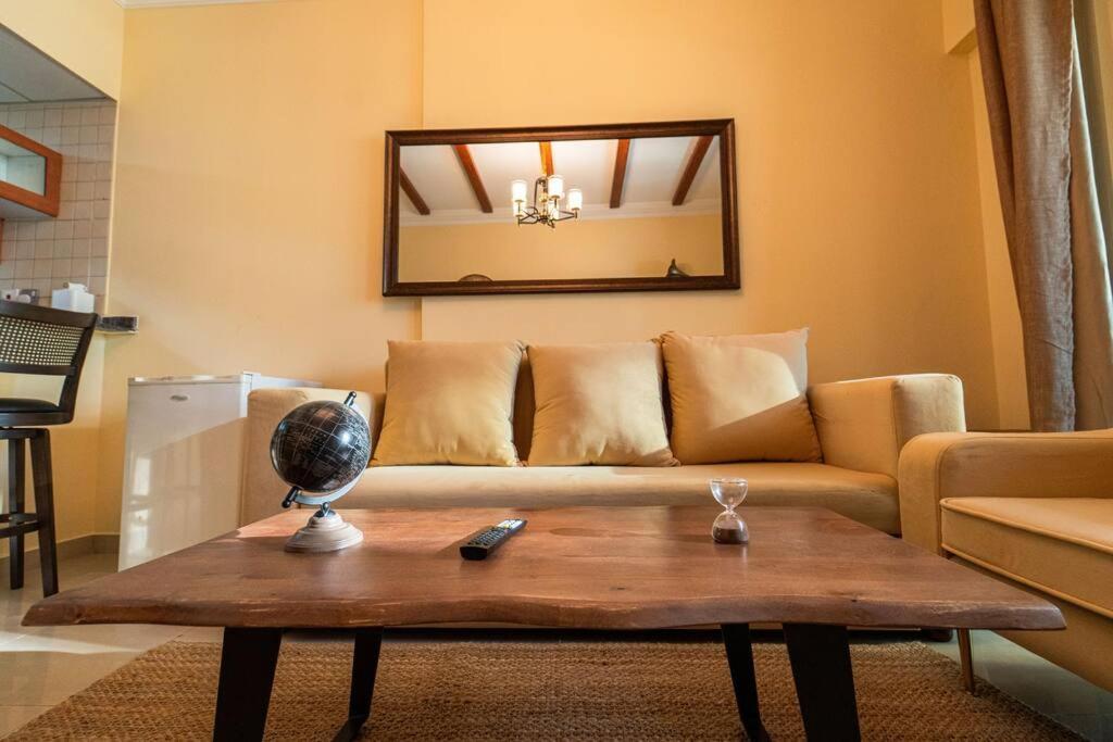 Tuscan Style Marina Luxe 1 Bedroom Sleeps 5, Near Apartment *