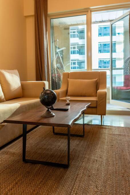 Tuscan Style Marina Luxe 1 Bedroom Sleeps 5, Near Apartment Dubai