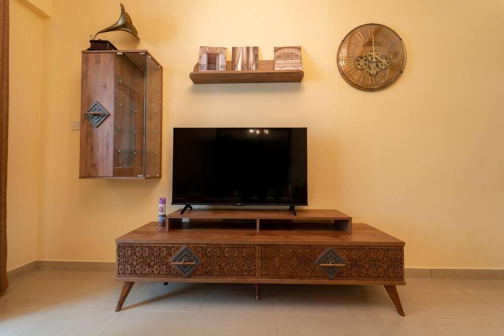 Tuscan Style Marina Luxe 1 Bedroom Sleeps 5, Near * Dubai