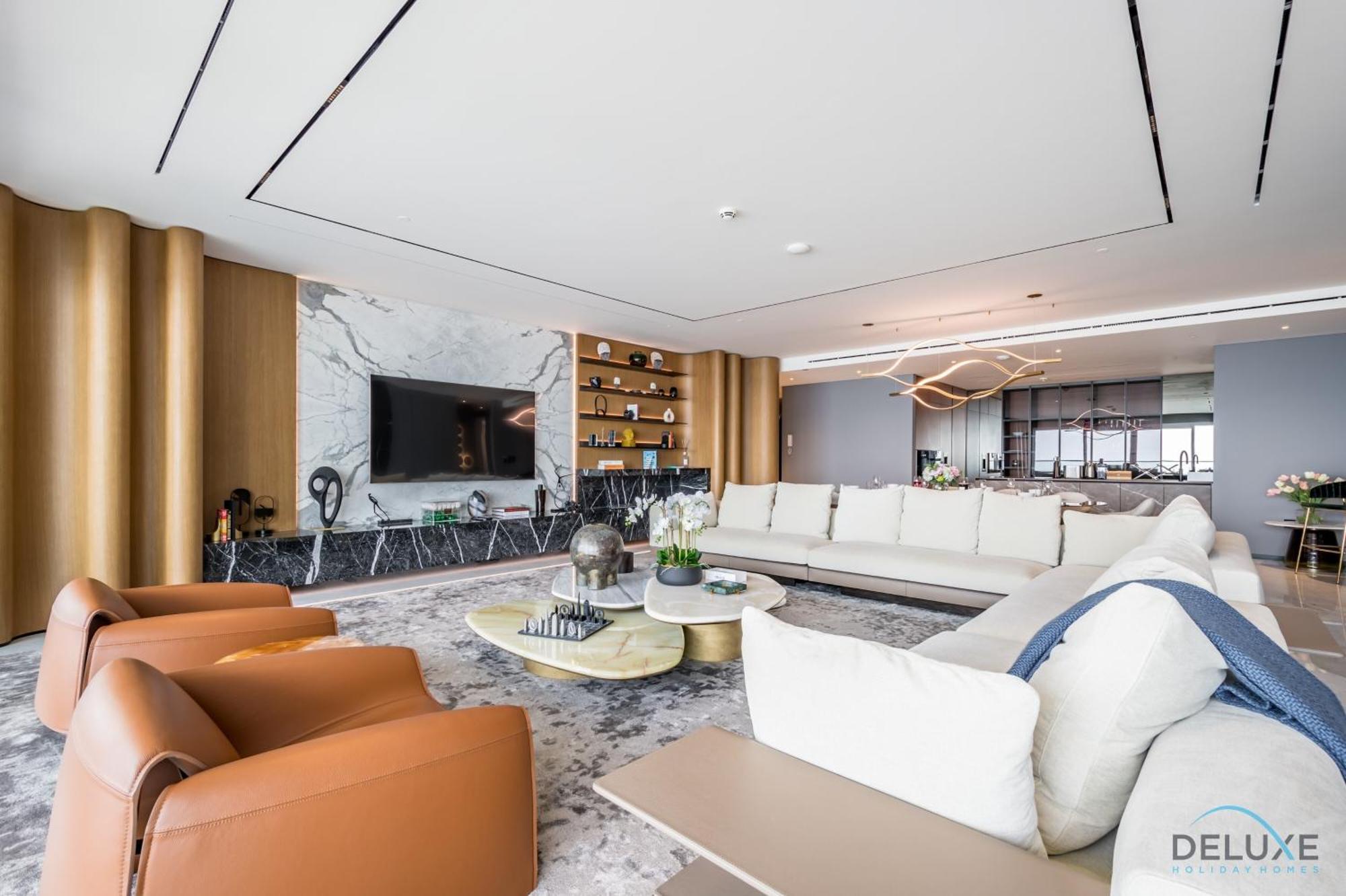 Picturesque 3br With Assistant In The One Jbr By Deluxe Homes