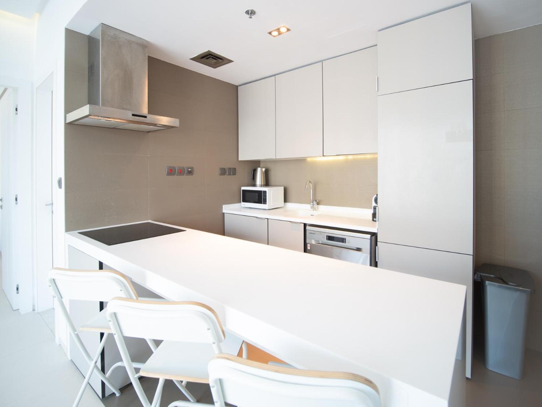 West Avenue 1br Luxury Apartment, Marina *