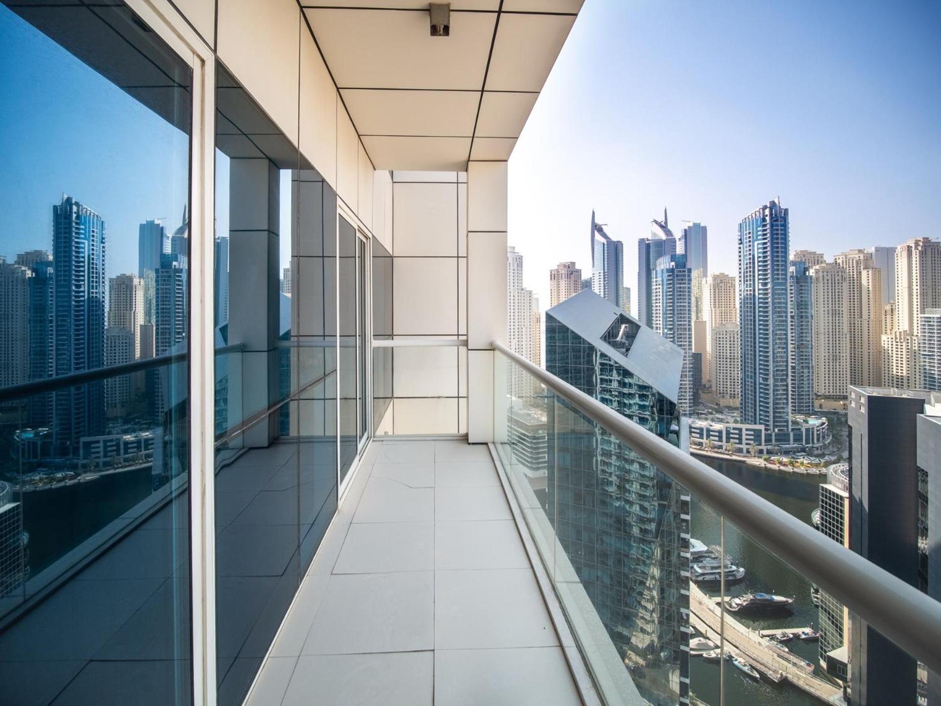 West Avenue 1br Luxury Apartment, Marina Dubai