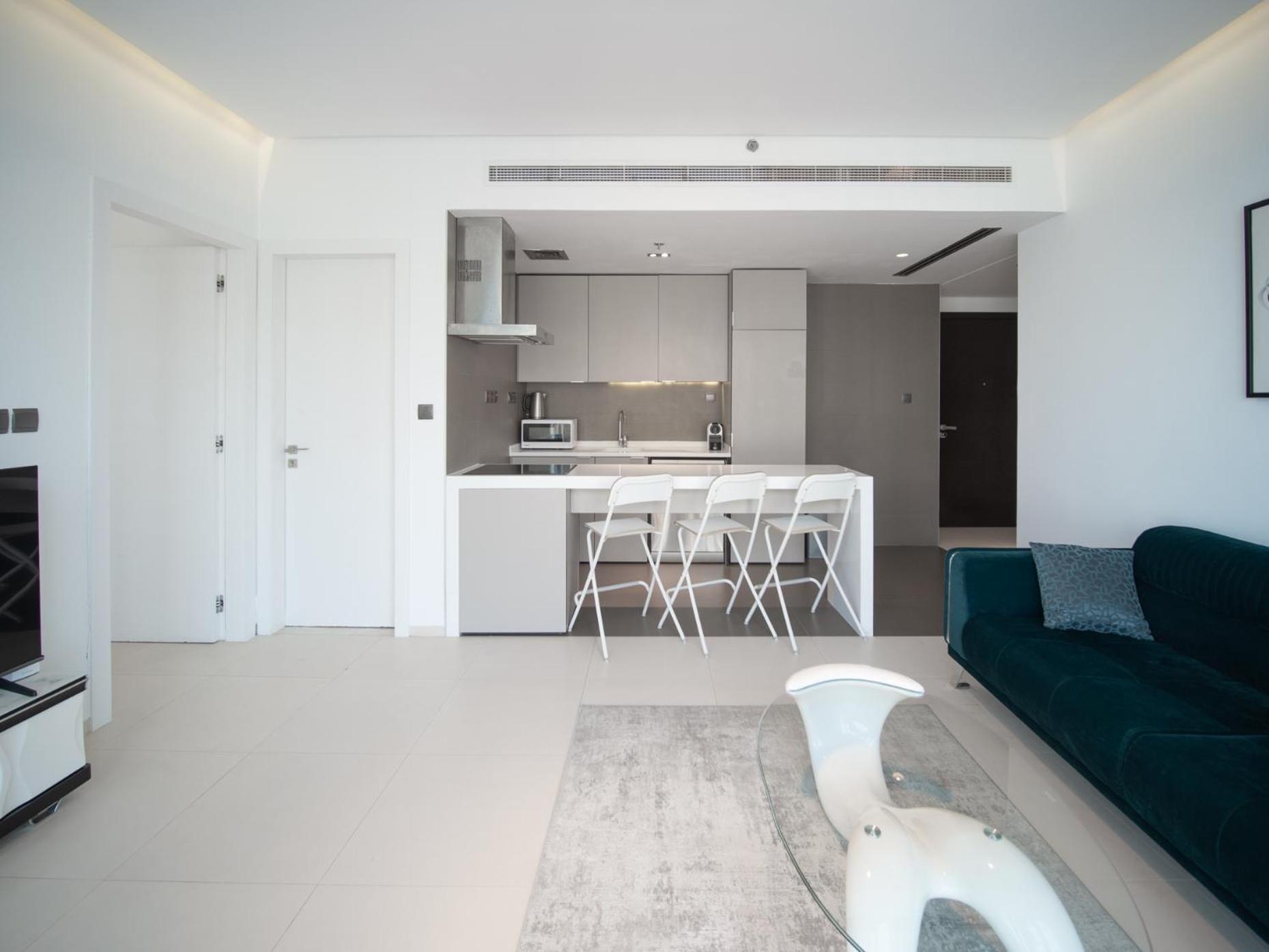 Apartment West Avenue 1br Luxury Apartment, Marina *