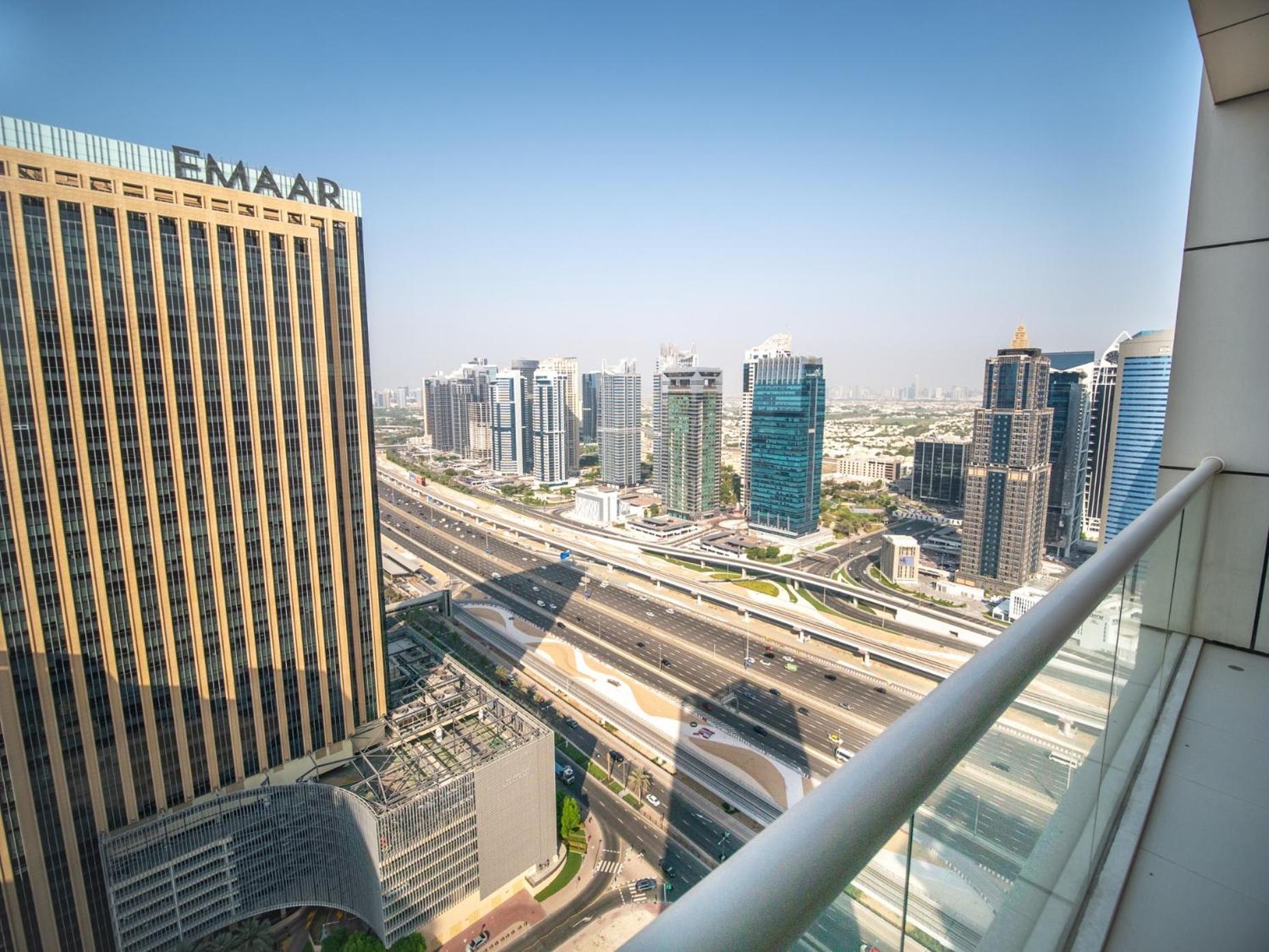 West Avenue 1br Luxury Apartment, Marina Dubai
