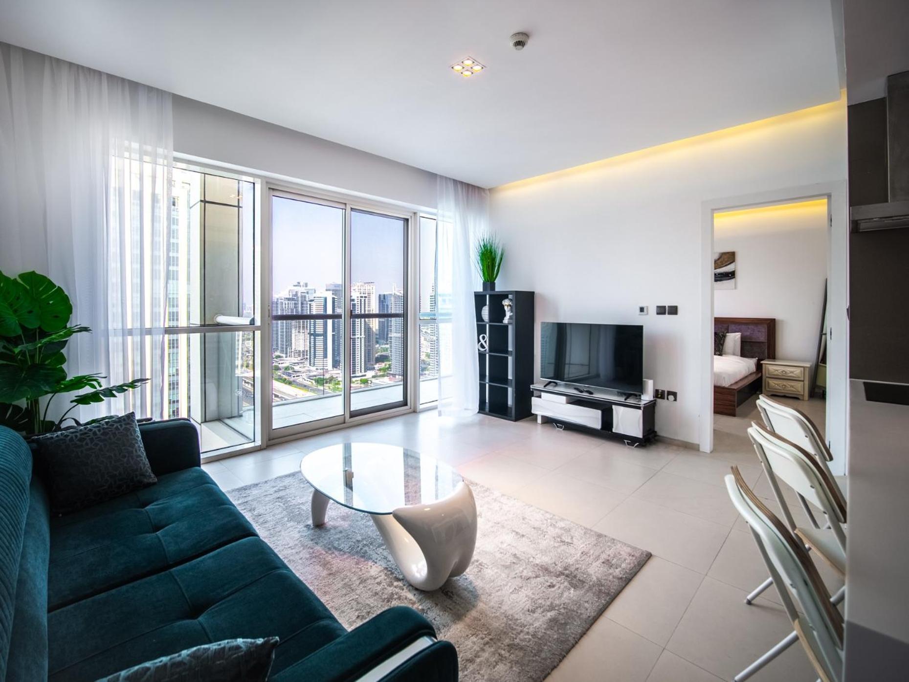 West Avenue 1br Luxury Apartment, Marina *
