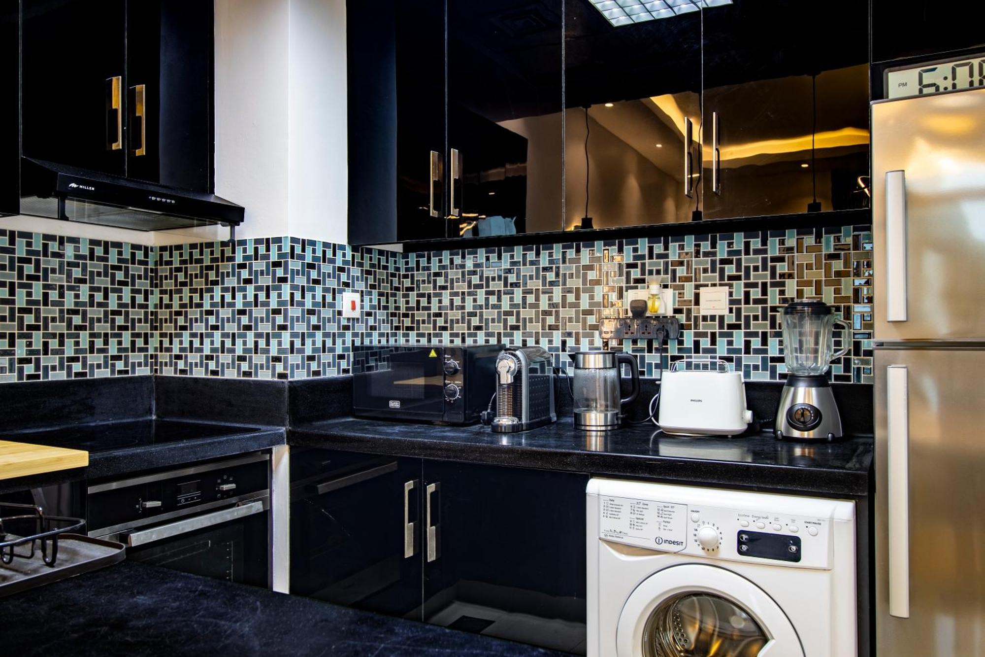 Vacation Friendly View Luxury 1bedroom- Walk To & Mall *
