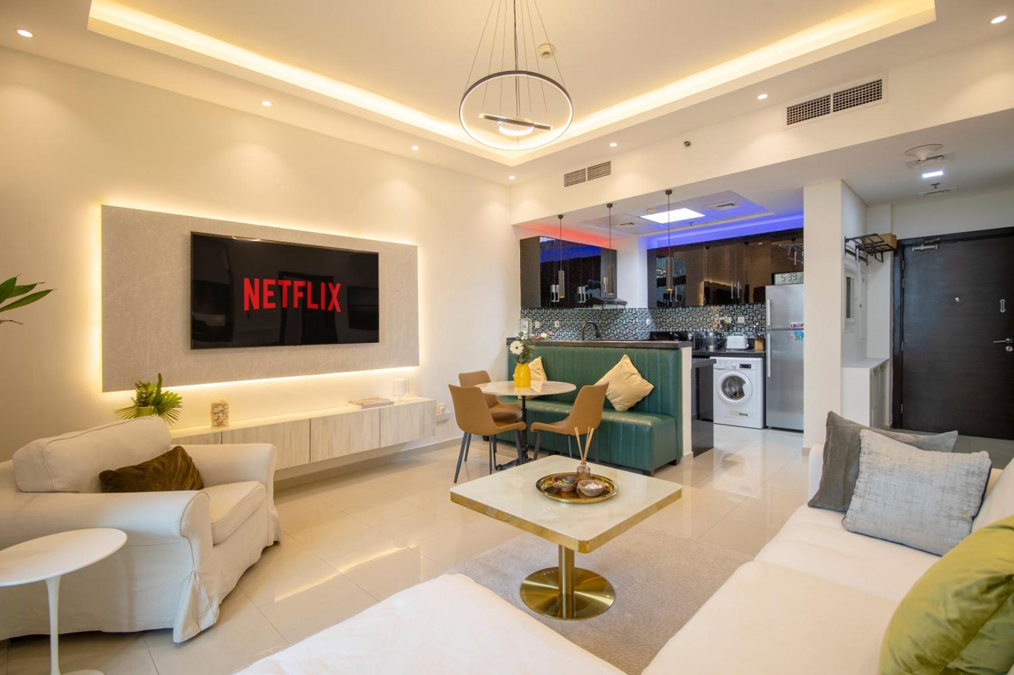 Vacation Friendly View Luxury 1bedroom- Walk To & Mall Apartment