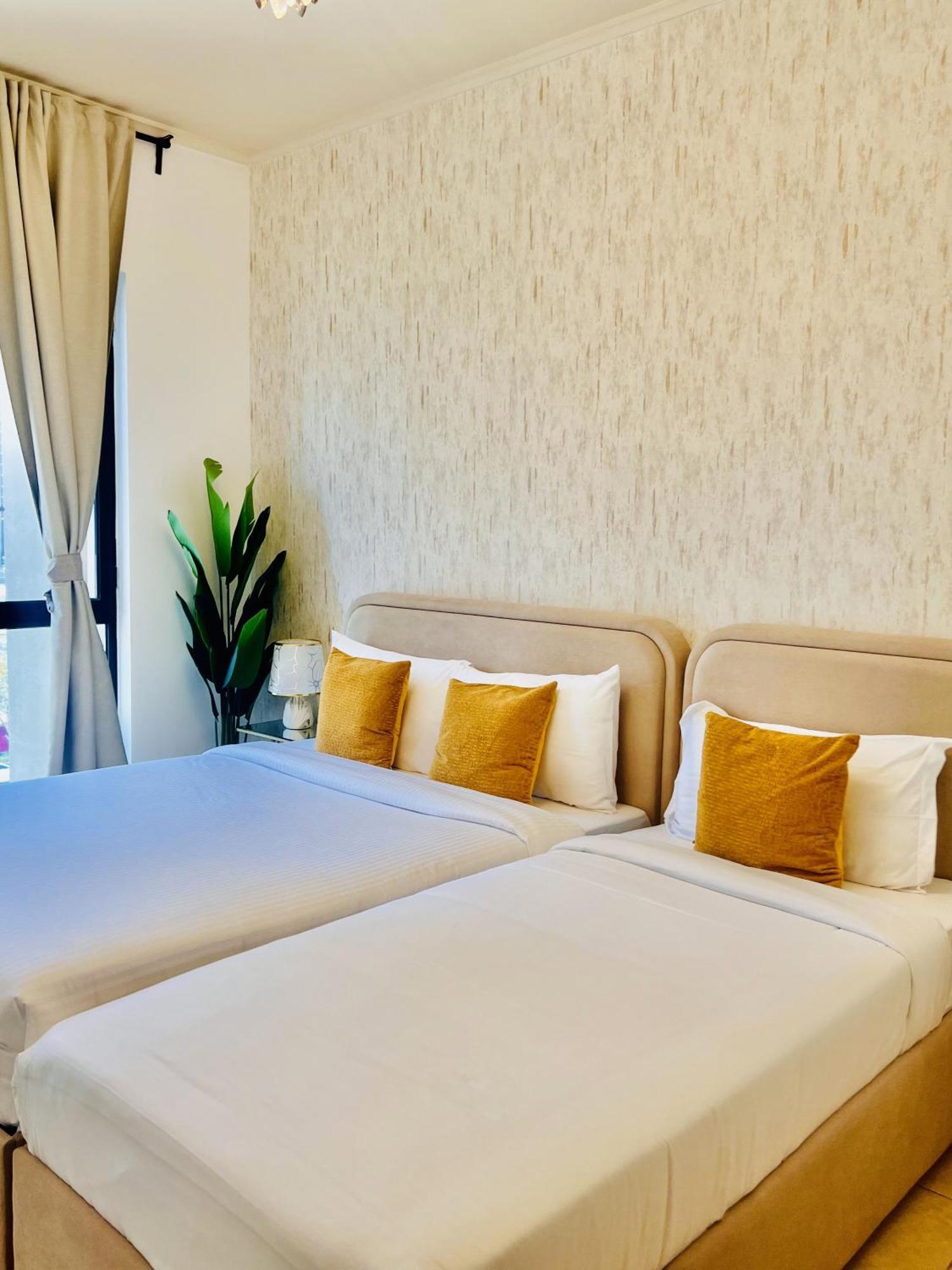 Luxurious Near Burj Khalifa, Free Parking *