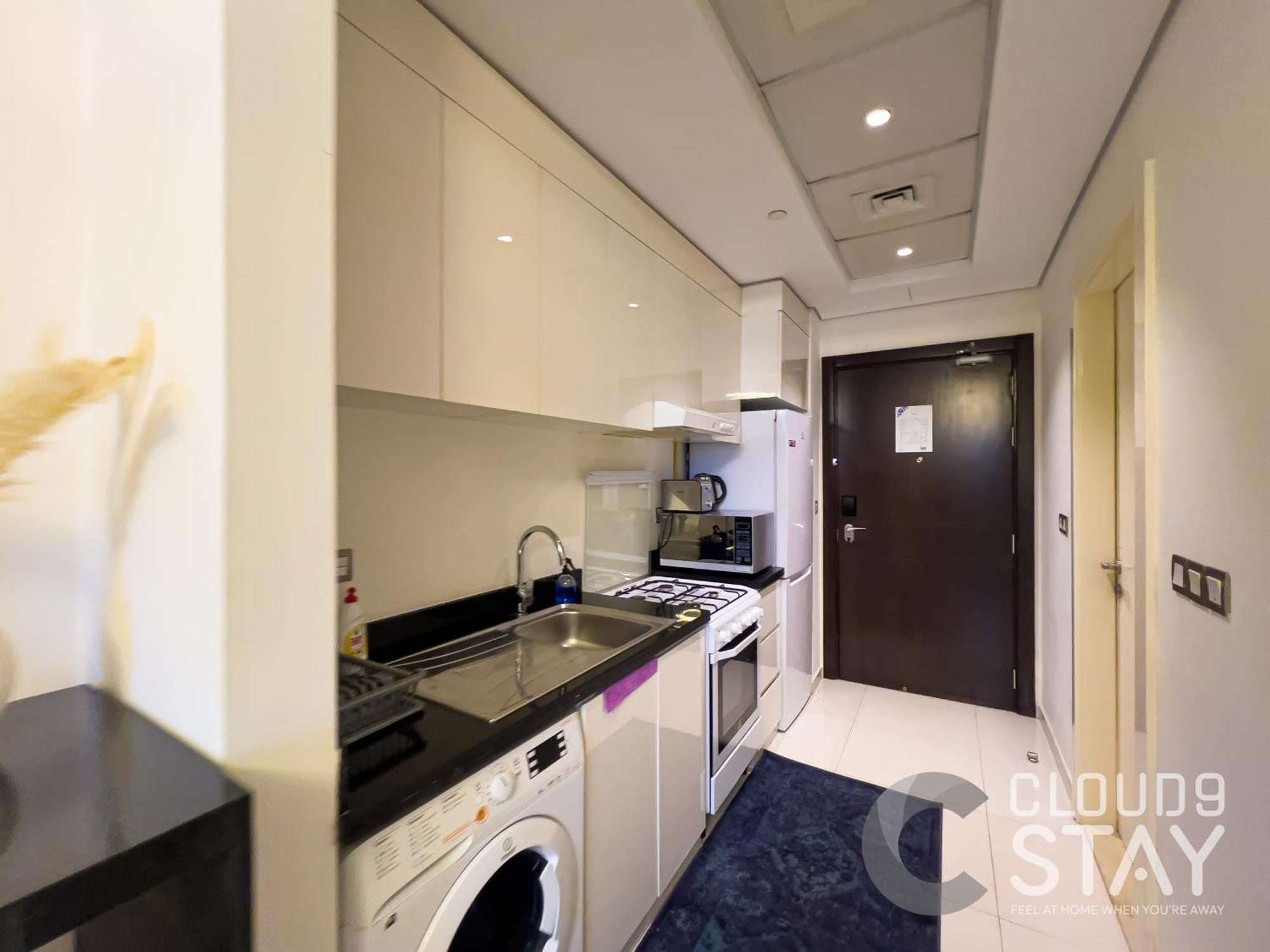 Apartment Cloud 9 - Damac Ghalia Tower